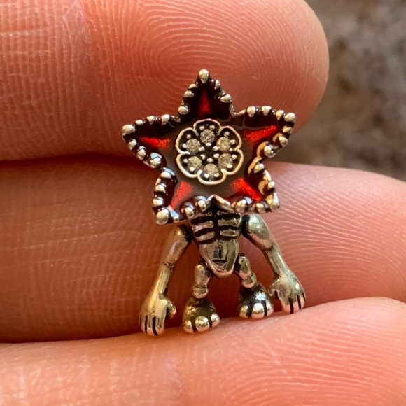 NWOT Stranger Things Moveable Demogorgon Charm Sterling Silver 925 - Picture 7 of 14